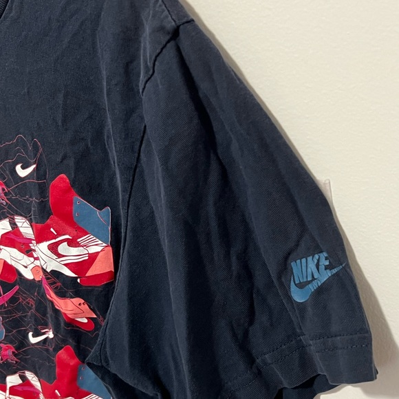 Nike Sneakerhead Shirt - Picture 8 of 8